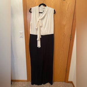 White House black market size 14 black & white wide leg jumpsuit